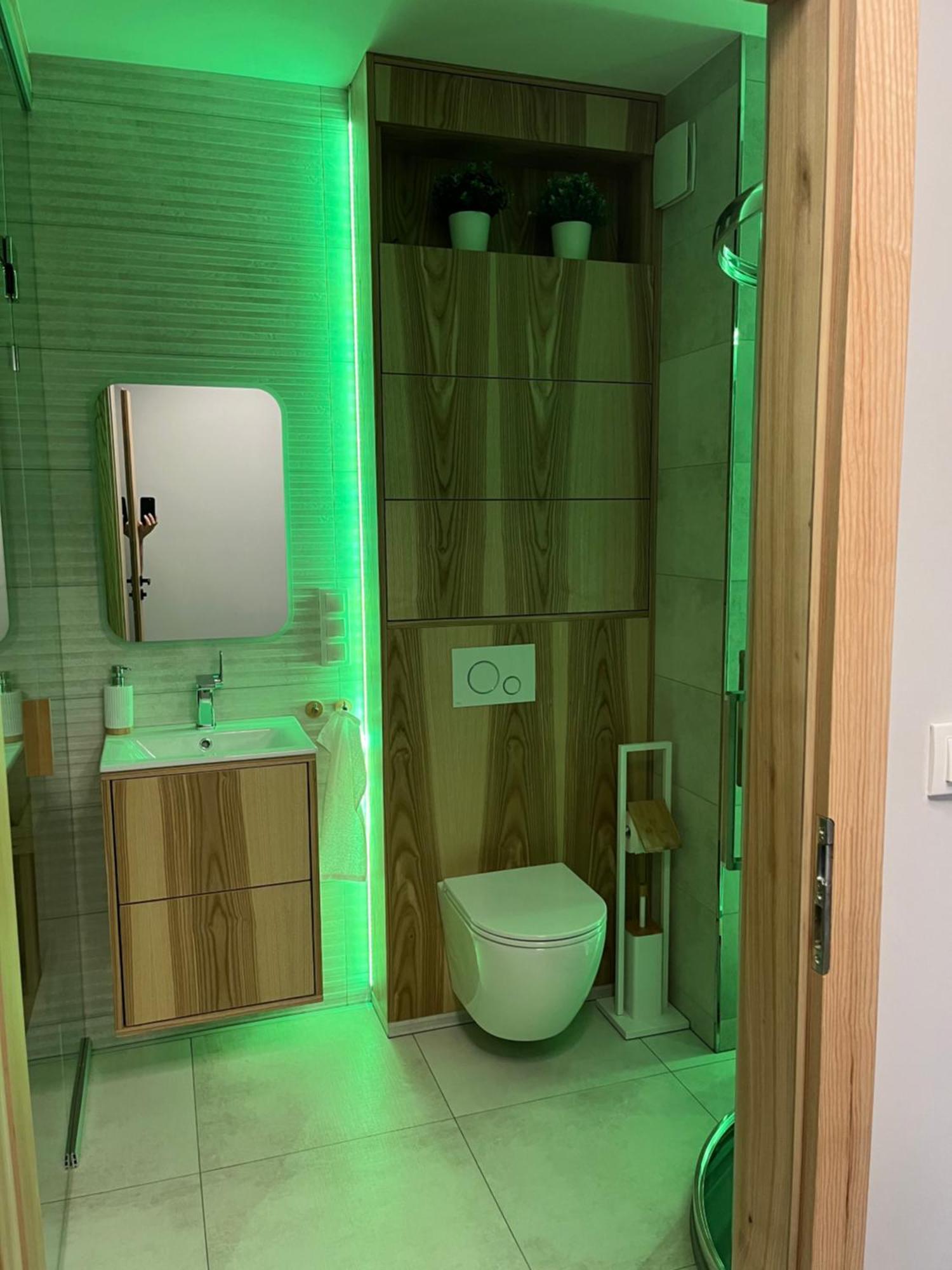 Apartment Jesionowe Nad Odra, Stare Miasto, Sauna W Jednym, Klimatyzacja , Garaz Podziemny 0 Zl, Odra River , Old Town, New Building, Air Conditioning, Sauna-one, Underground Garage Free